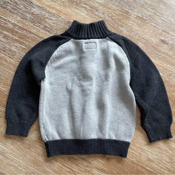 Sweater OskKosh 24 months zip up grey red - Picture 5 of 5